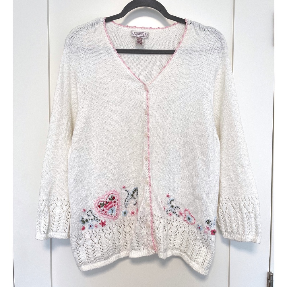 Northern Reflections Vintage Floral Embroidered Cardigan in White Cotton - Picture 6 of 8